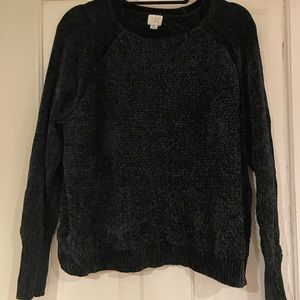 Chenelle black crew sweater